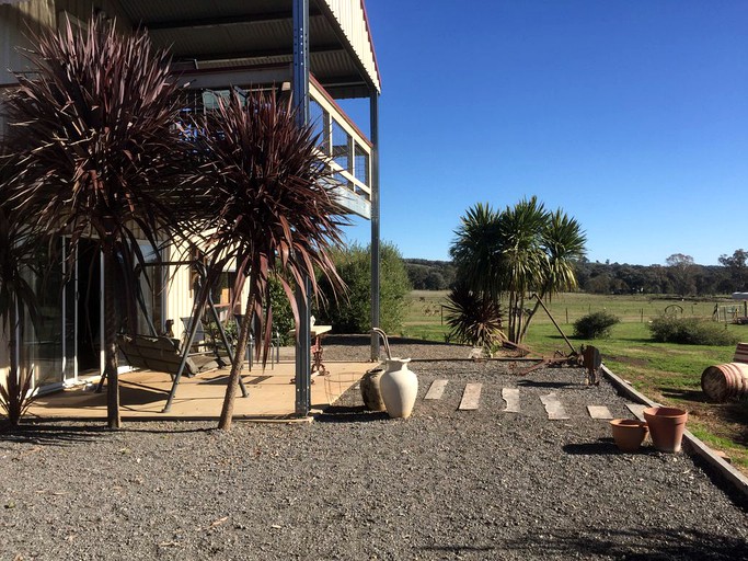 Barns (Benalla, Victoria, Australia)