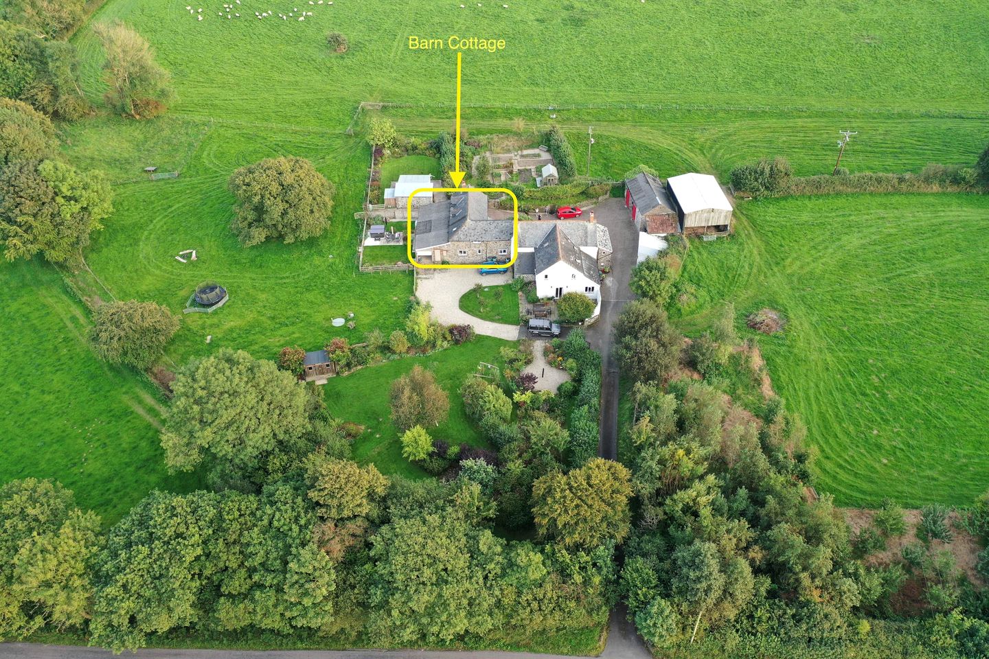 Incredible Secluded Cottage with Hot-tub in Umberleigh, England