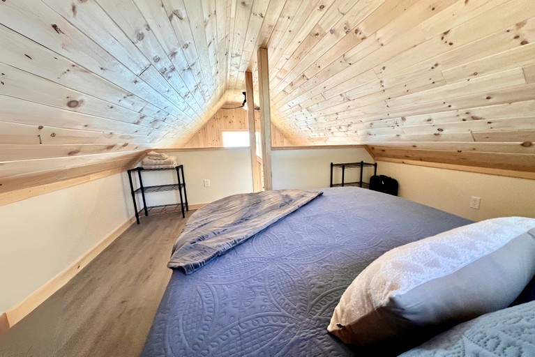 Cabins (United States of America, Burnham, Maine)