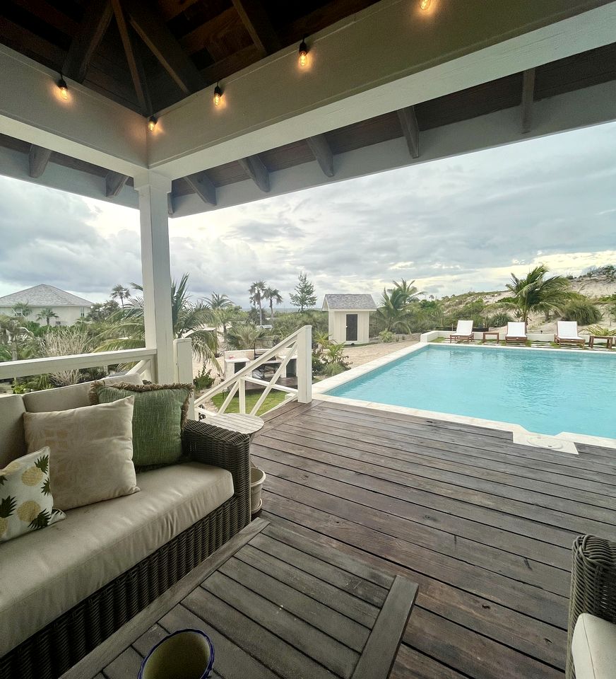 Incredible Beach House with Beach Access and Fantastic Sights in Governor's Harbour, North Eleuthera