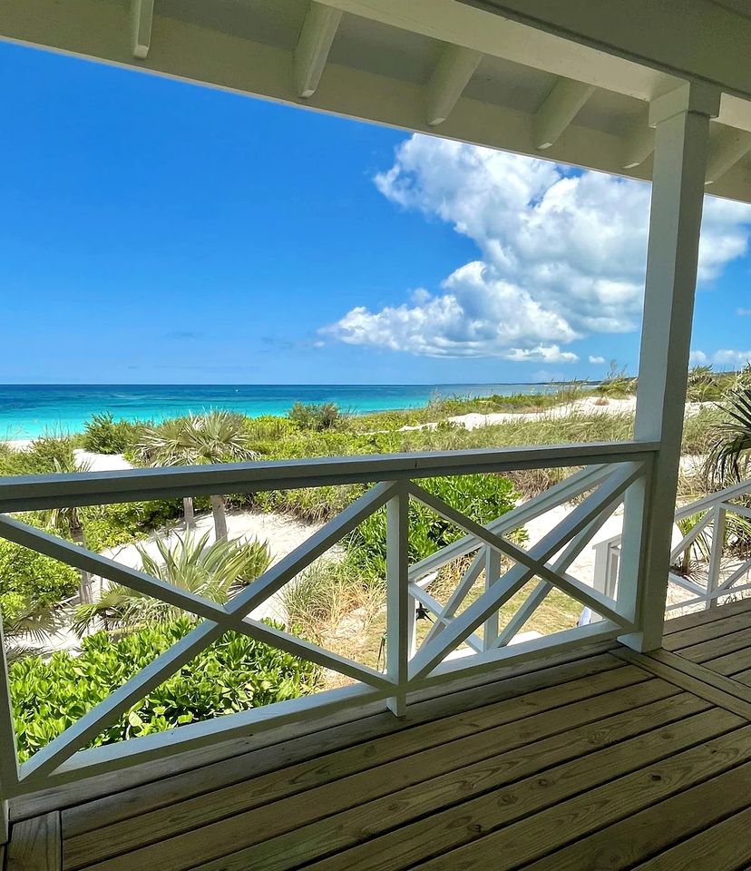 Incredible Beach House with Beach Access and Fantastic Sights in Governor's Harbour, North Eleuthera