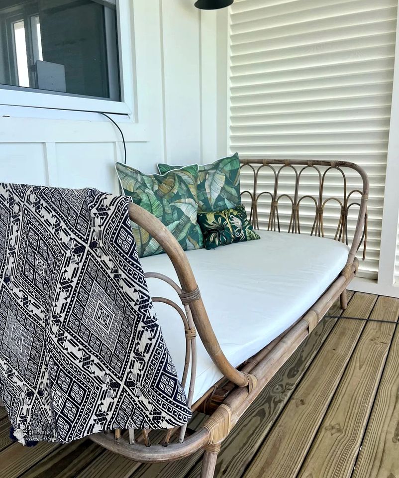 Incredible Beach House with Beach Access and Fantastic Sights in Governor's Harbour, North Eleuthera