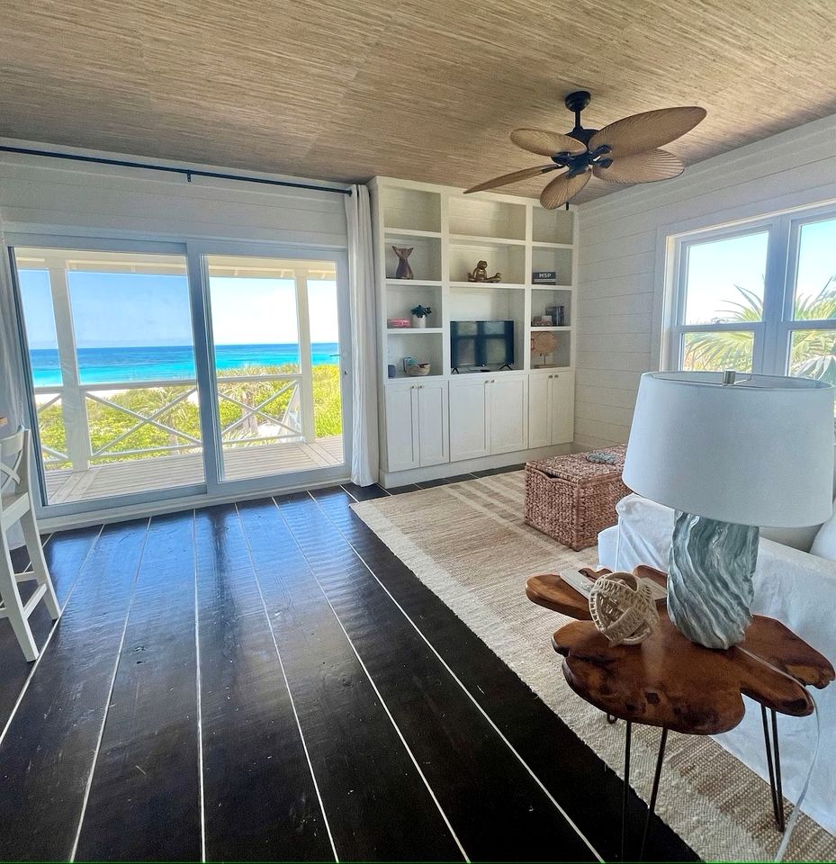 Incredible Beach House with Beach Access and Fantastic Sights in Governor's Harbour, North Eleuthera