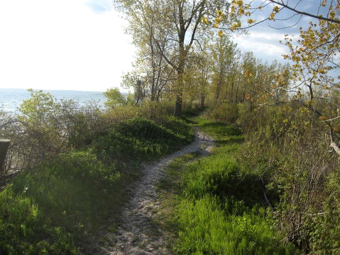 Cottages (Belleville, Ontario, Canada)