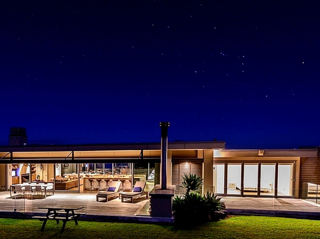 Spacious Oceanfront Villa Rental in Bay of Islands, New Zealand