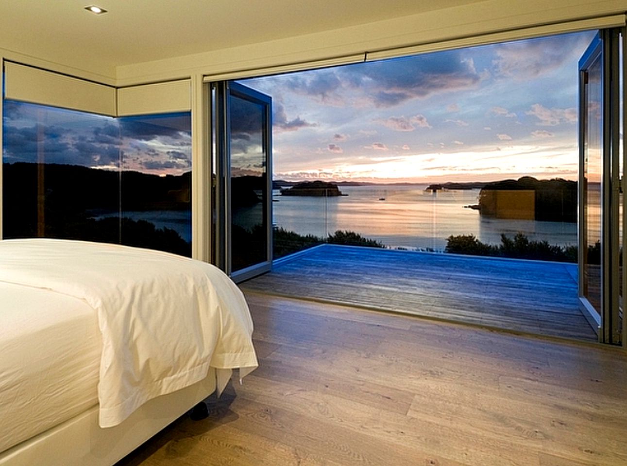 Spacious Oceanfront Villa Rental in Bay of Islands, New Zealand