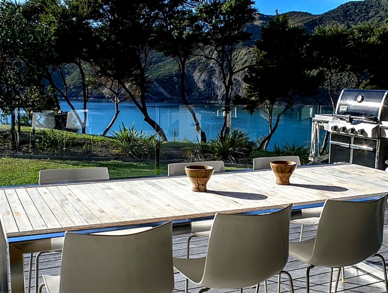 Spacious Oceanfront Villa Rental in Bay of Islands, New Zealand