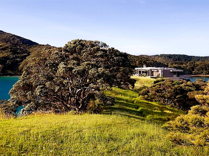 Beach Houses (Rawhiti, North Island, New Zealand)