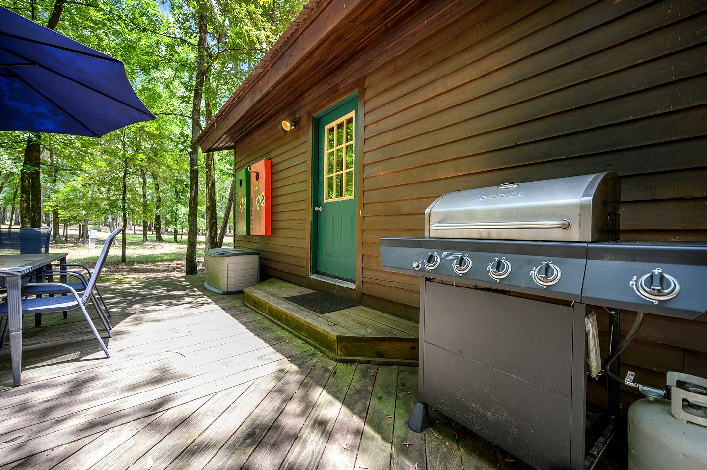 Impressive Cabin with Hot-tub Nestled Amidst Trees in Broken Bow, Oklahoma