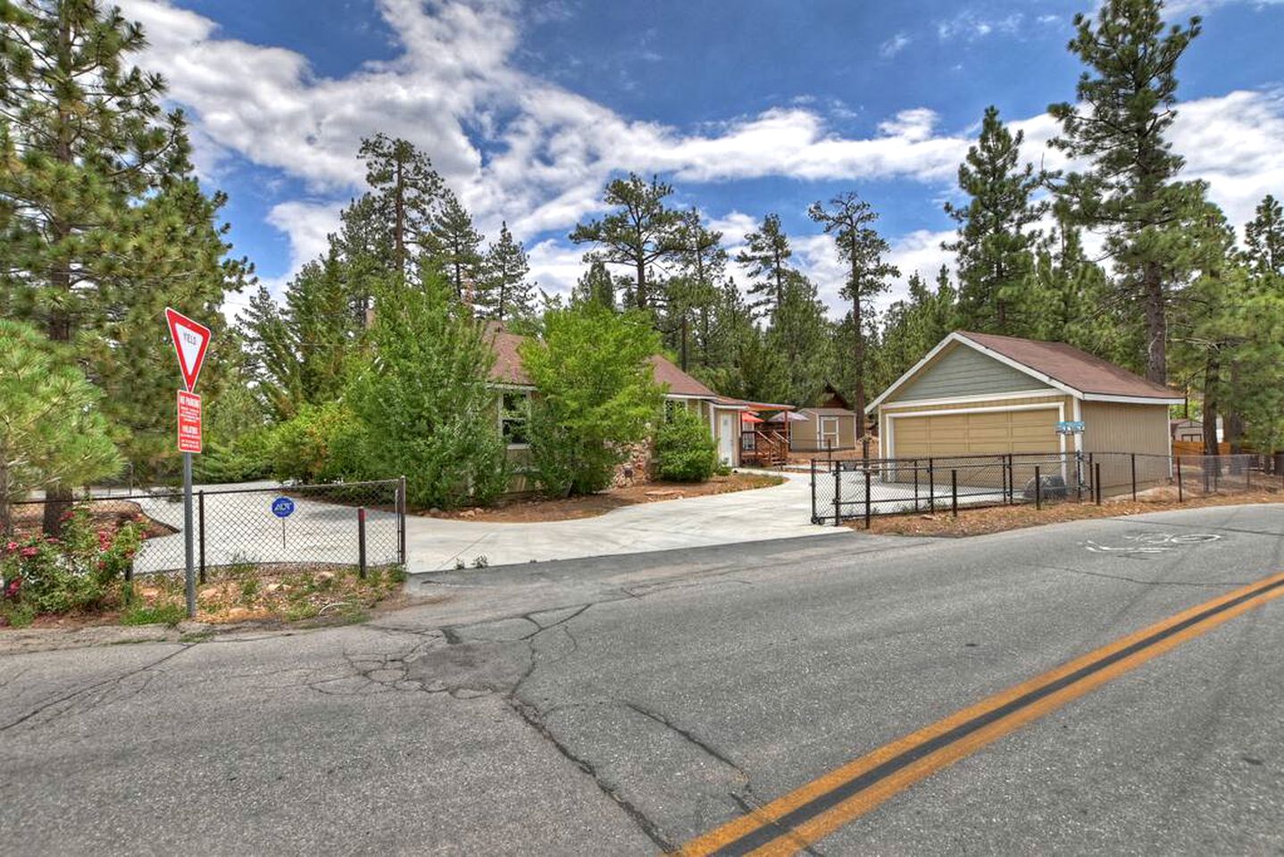 Lake Cabin with Fireplace and Barbecue Perfect for Water Sports in Big Bear Lake, California