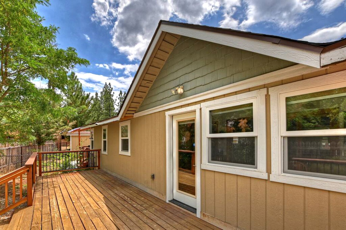 Lake Cabin with Fireplace and Barbecue Perfect for Water Sports in Big Bear Lake, California