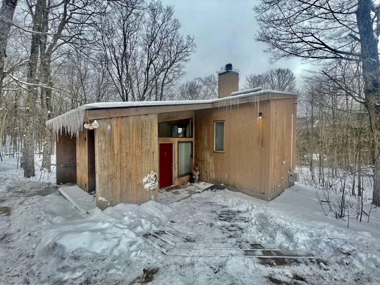 Luminous Cabin Ideal for Families or Groups in Vermont