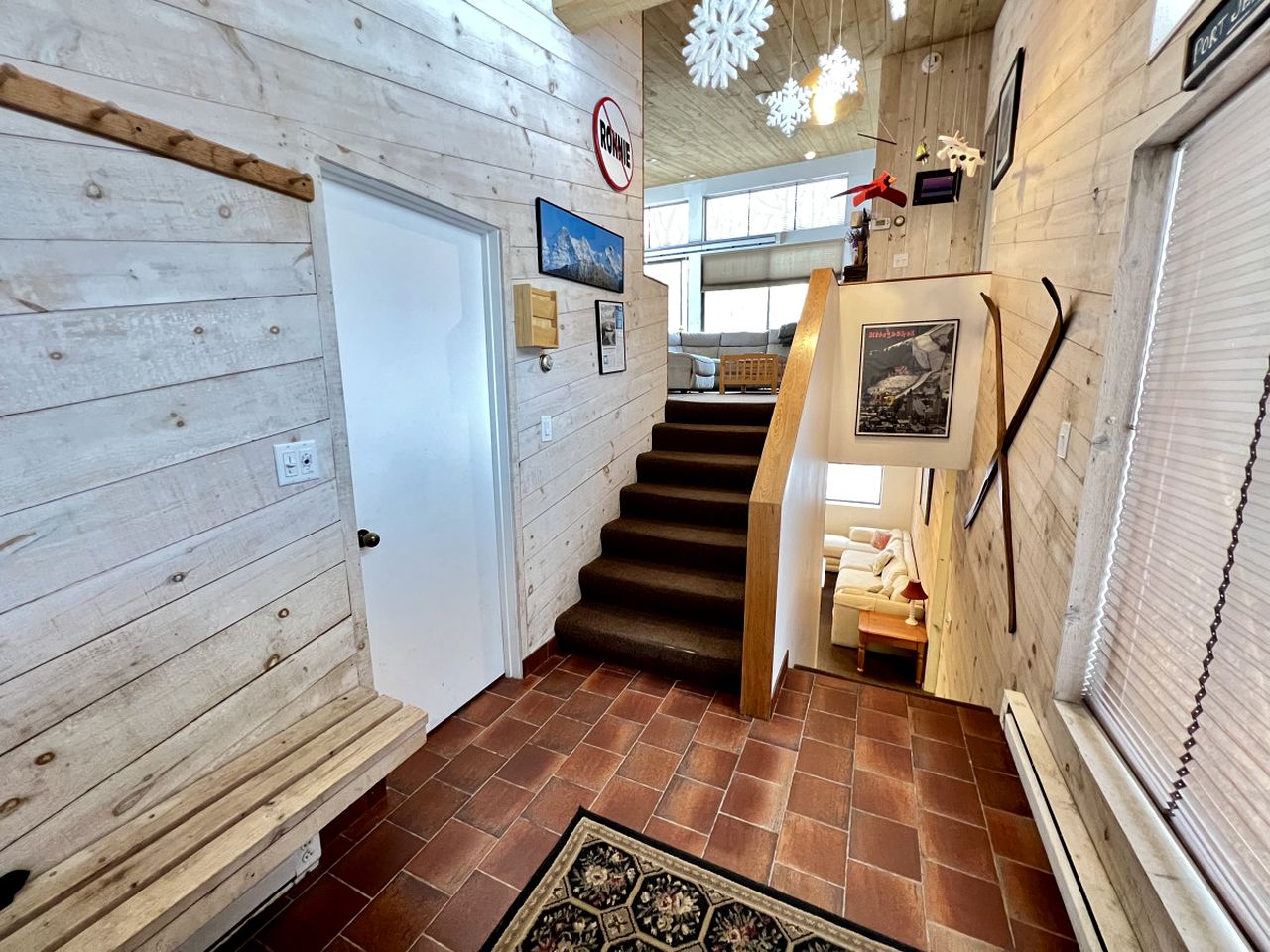 Luminous Cabin Ideal for Families or Groups in Vermont