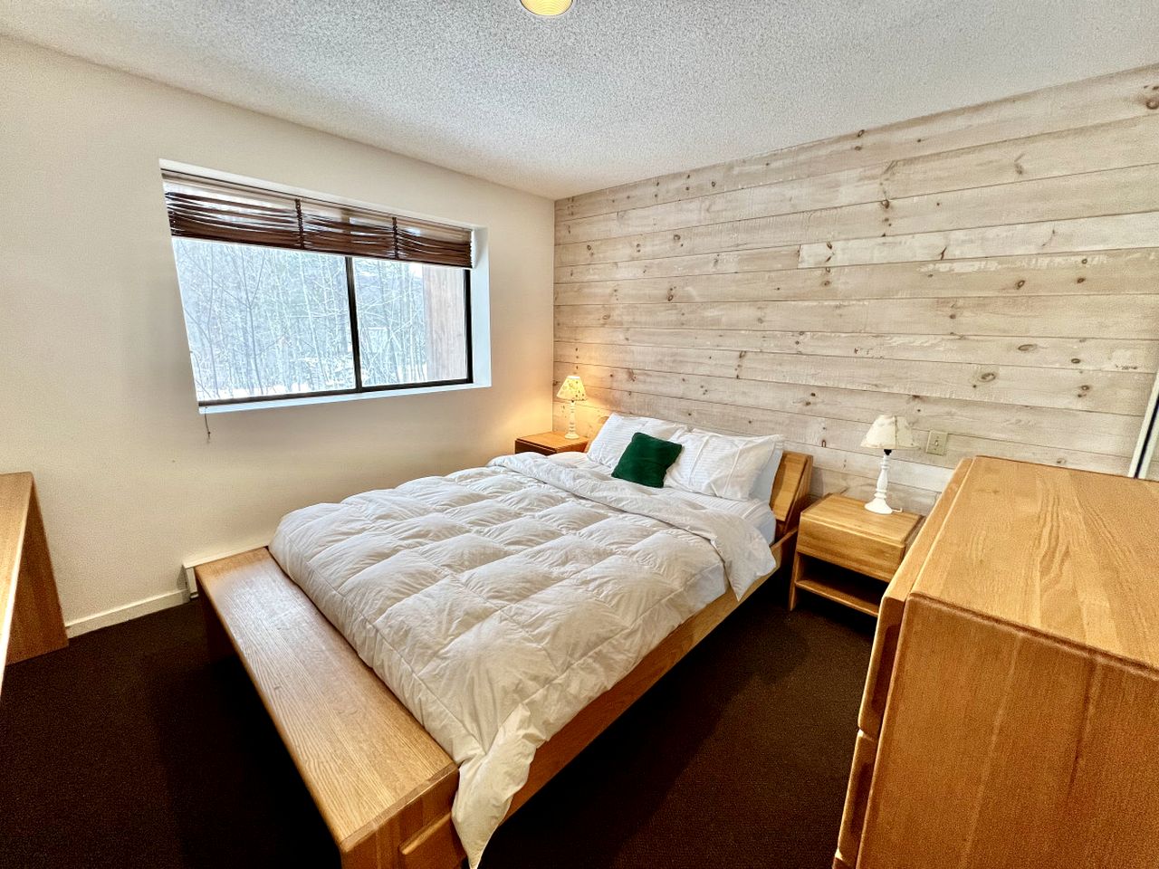 Luminous Cabin Ideal for Families or Groups in Vermont