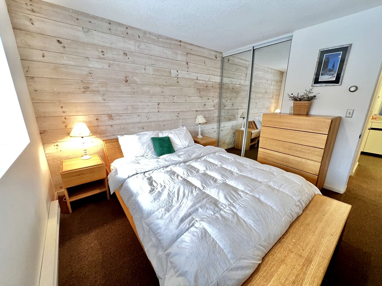 Luminous Cabin Ideal for Families or Groups in Vermont