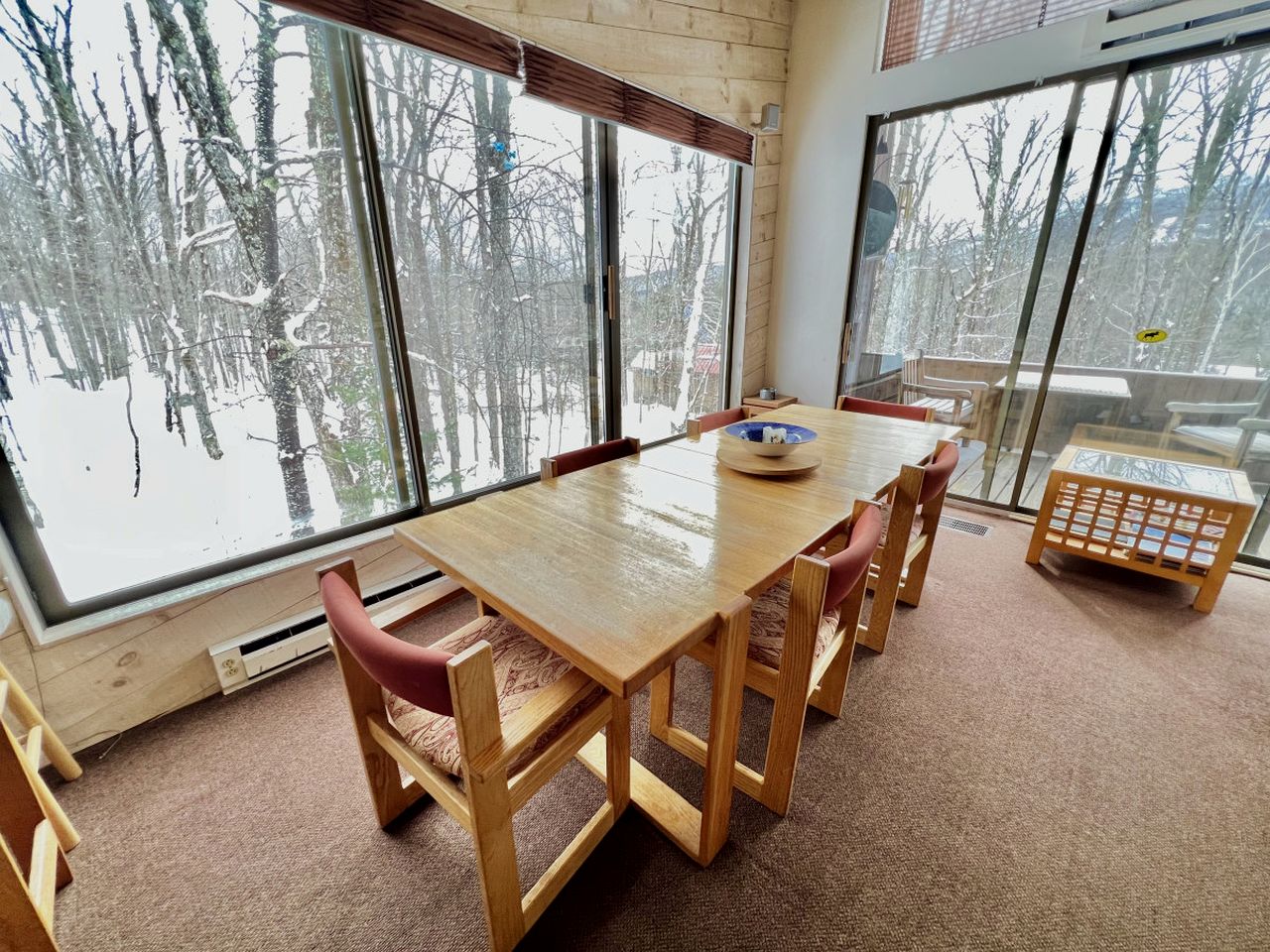 Luminous Cabin Ideal for Families or Groups in Vermont