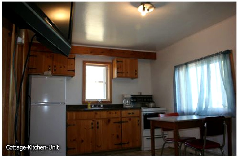 The Beau Inn, Cottages 28363, Alban, Canada Glamping Hub