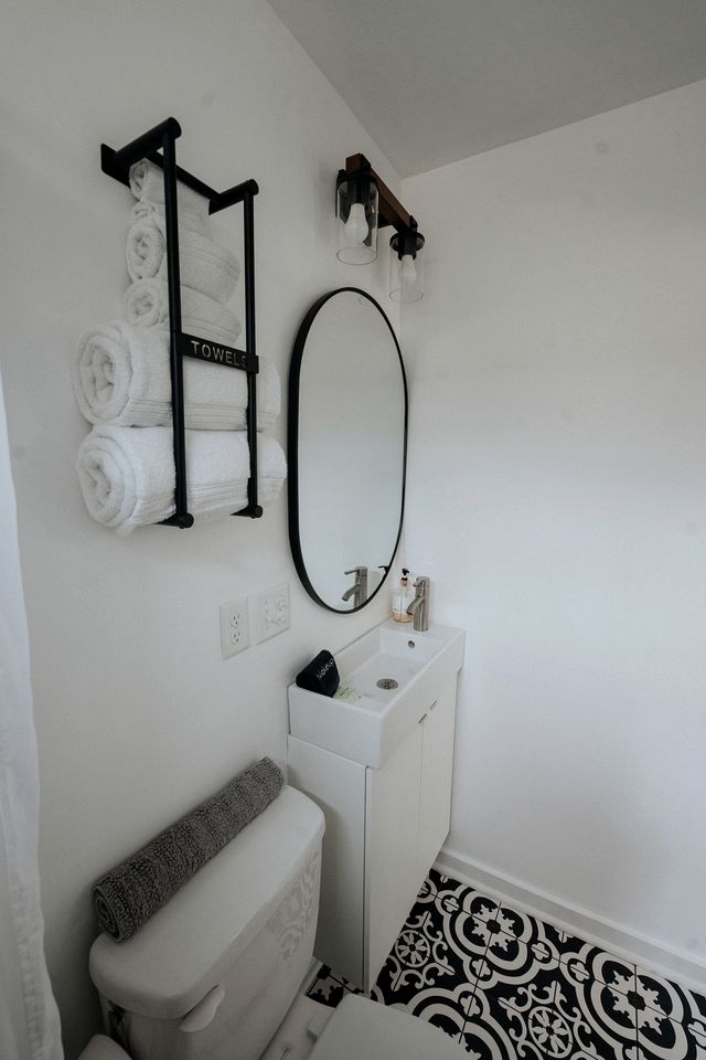 Unique Container with BBQ Ideal for Couples in Georgia