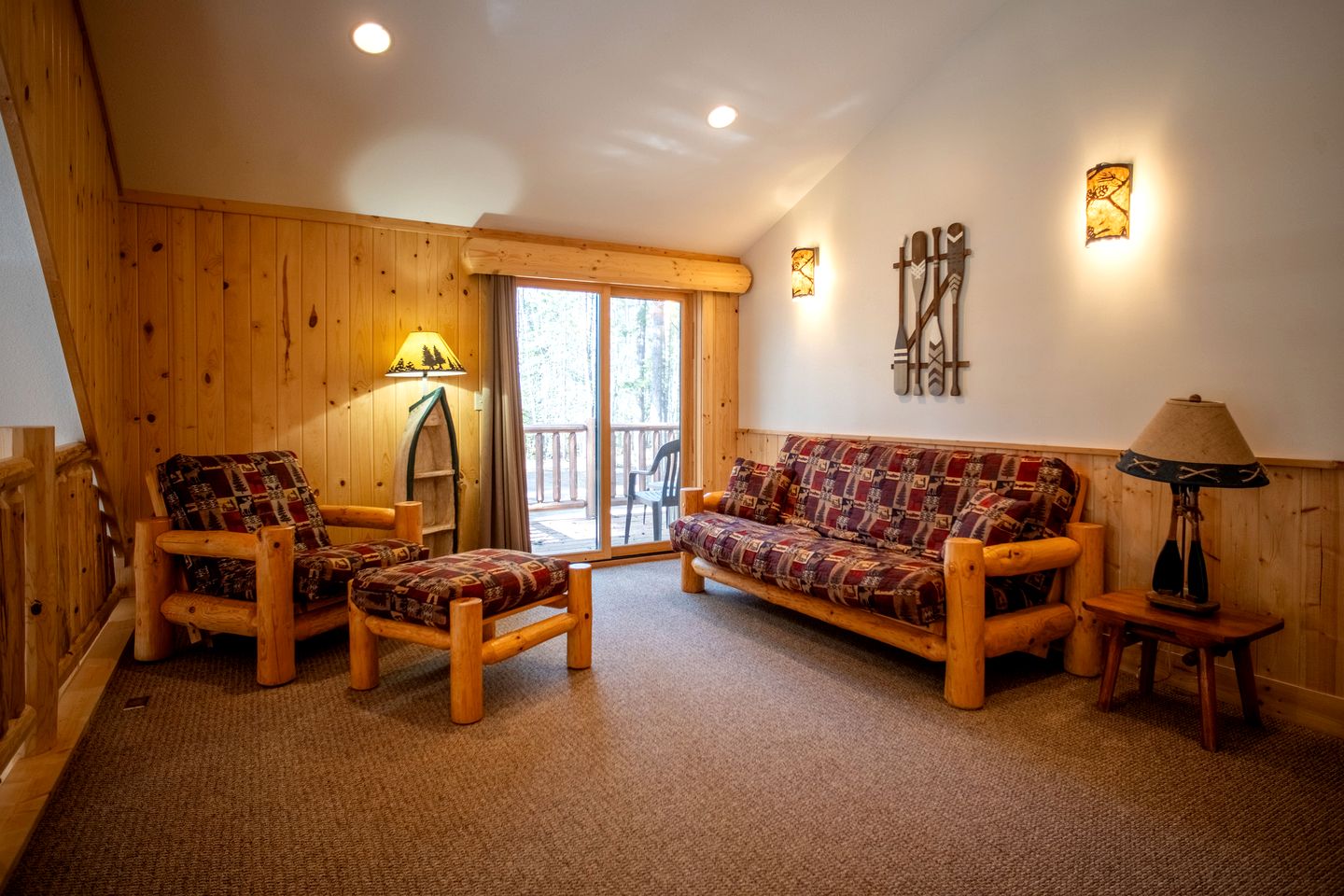 Spacious Luxury Log Cabin with Stone Fireplace & Screened Porch Near Superior National Forest, Babbitt MN