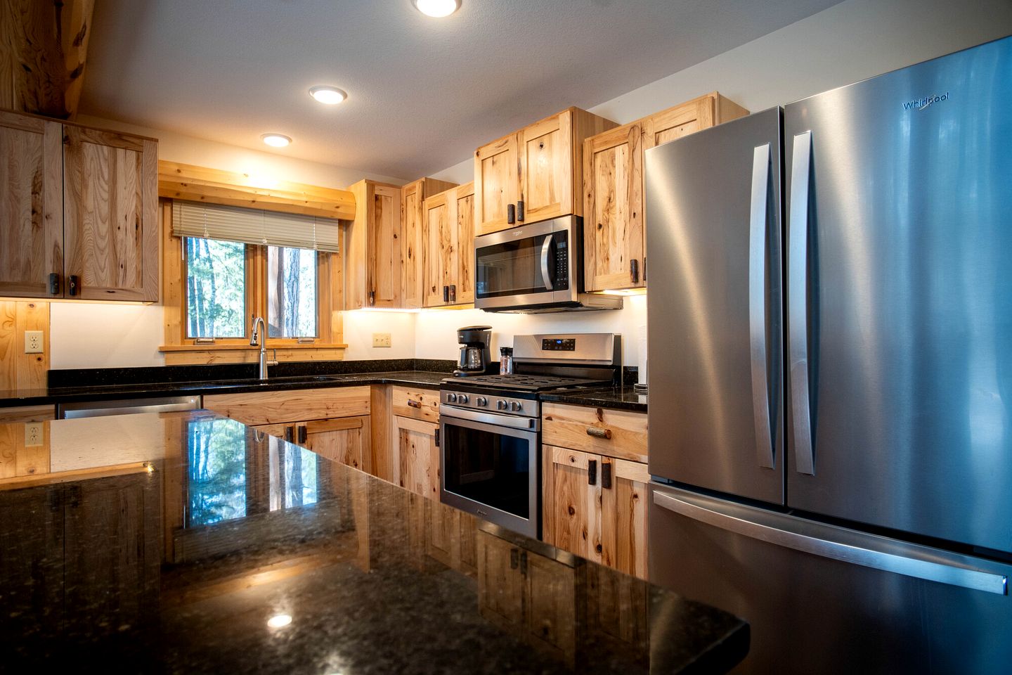 Spacious Luxury Log Cabin with Stone Fireplace & Screened Porch Near Superior National Forest, Babbitt MN