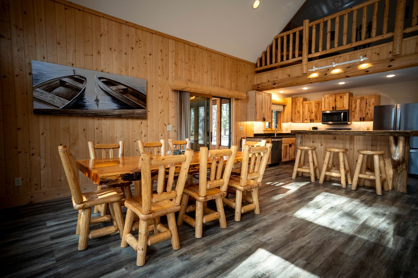 Spacious Luxury Log Cabin with Stone Fireplace & Screened Porch Near Superior National Forest, Babbitt MN