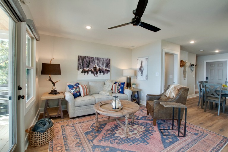 Cabins (United States of America, Scottsboro, Alabama)