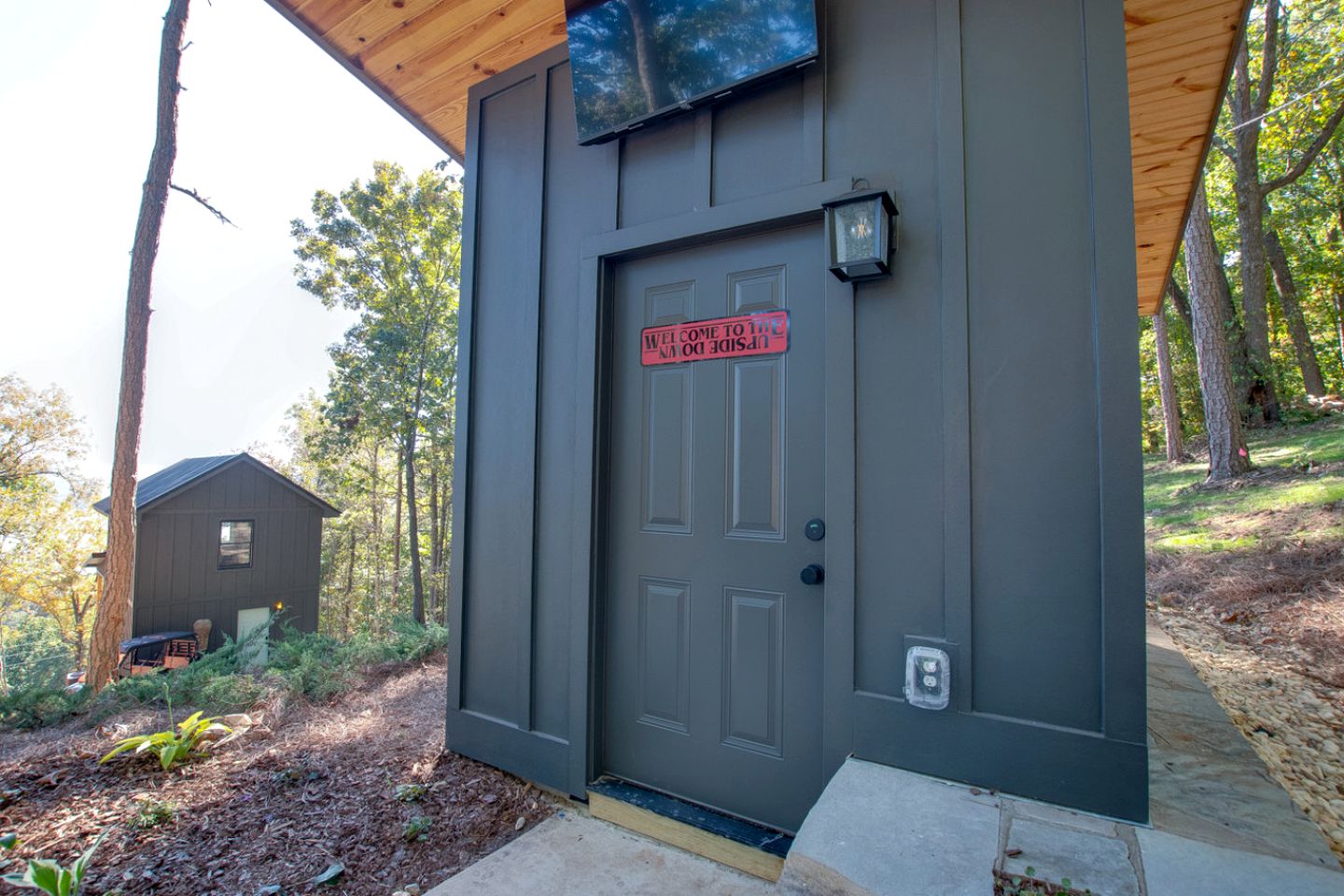 Gorgeous Cabin Great for Groups or Families with Jacuzzi, Fire Pit and Views in Alabama
