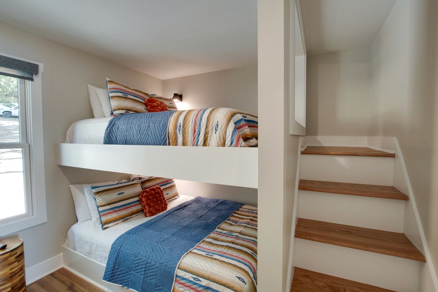 Gorgeous Cabin Great for Groups or Families with Jacuzzi, Fire Pit and Views in Alabama