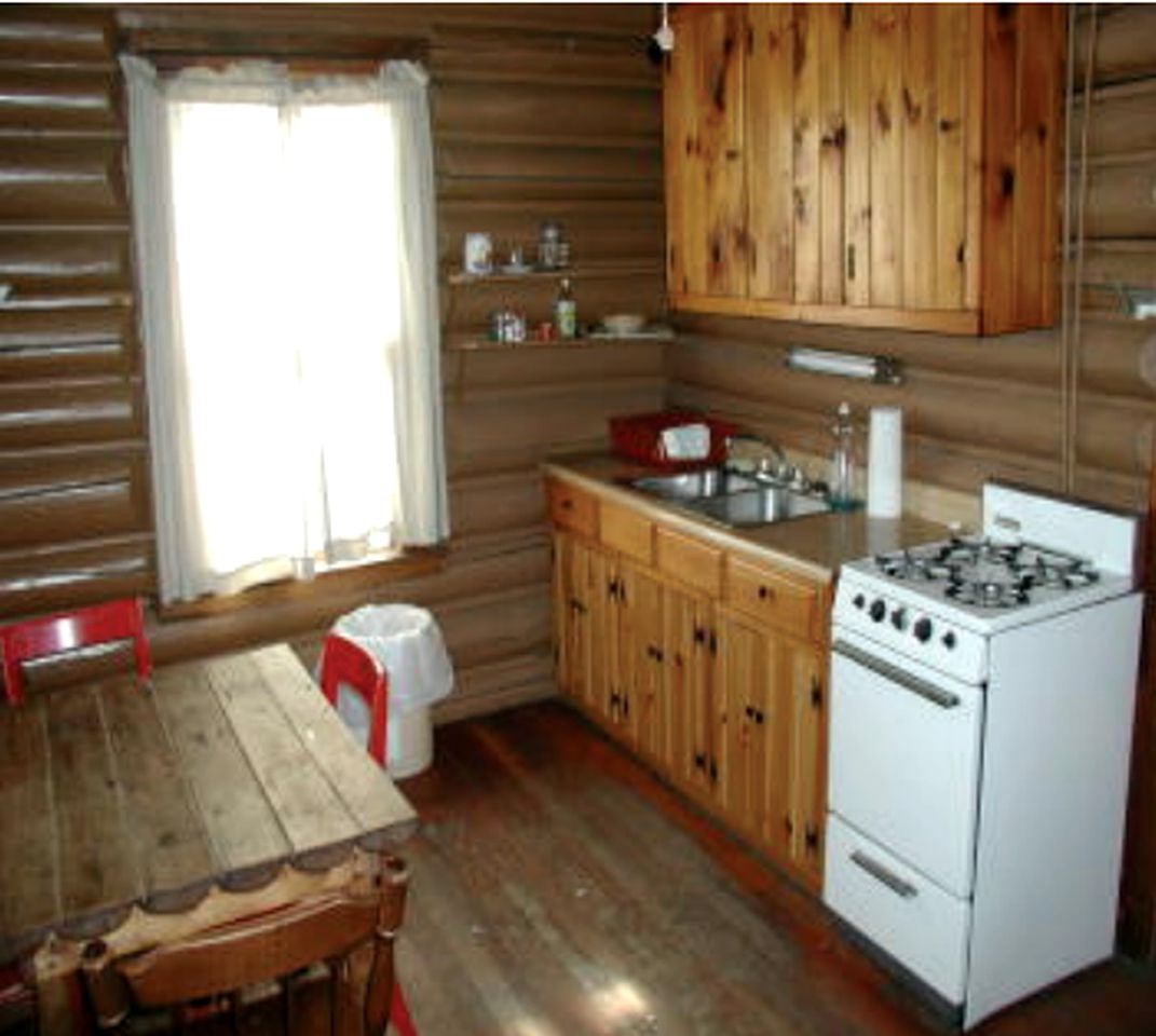 Cabin Rentals next to Moosehead Lake, Maine
