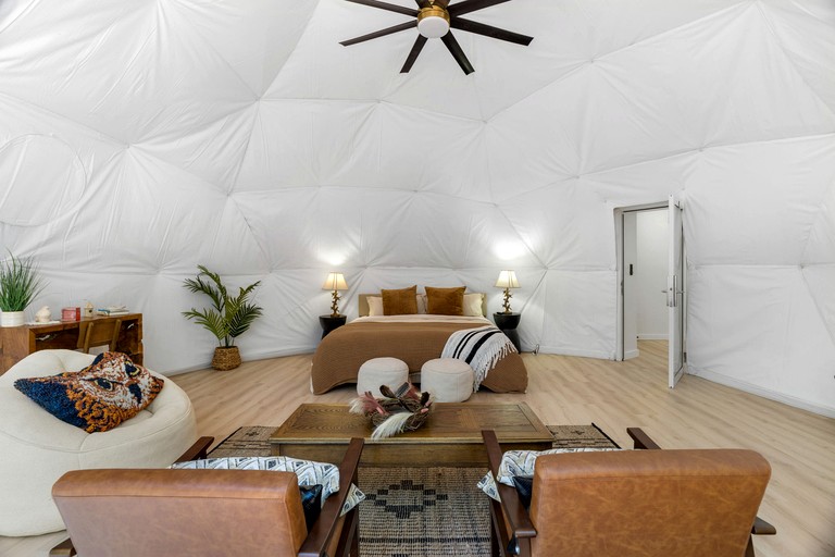 Domes (United States of America, Elgin, Texas)