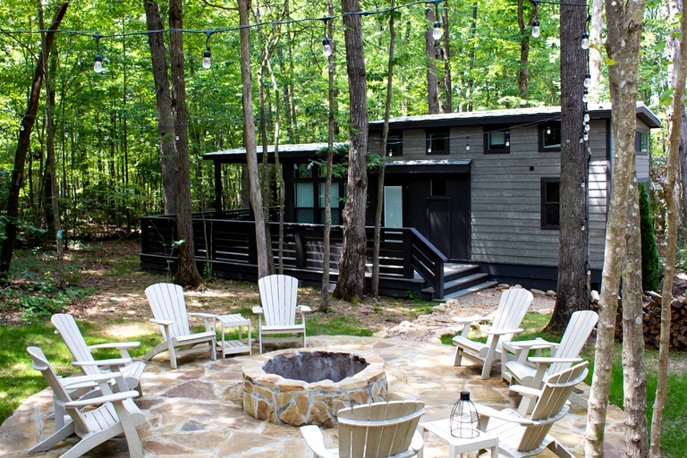 Outstanding Cottage with Fire Pit in Monteagle, Tennessee