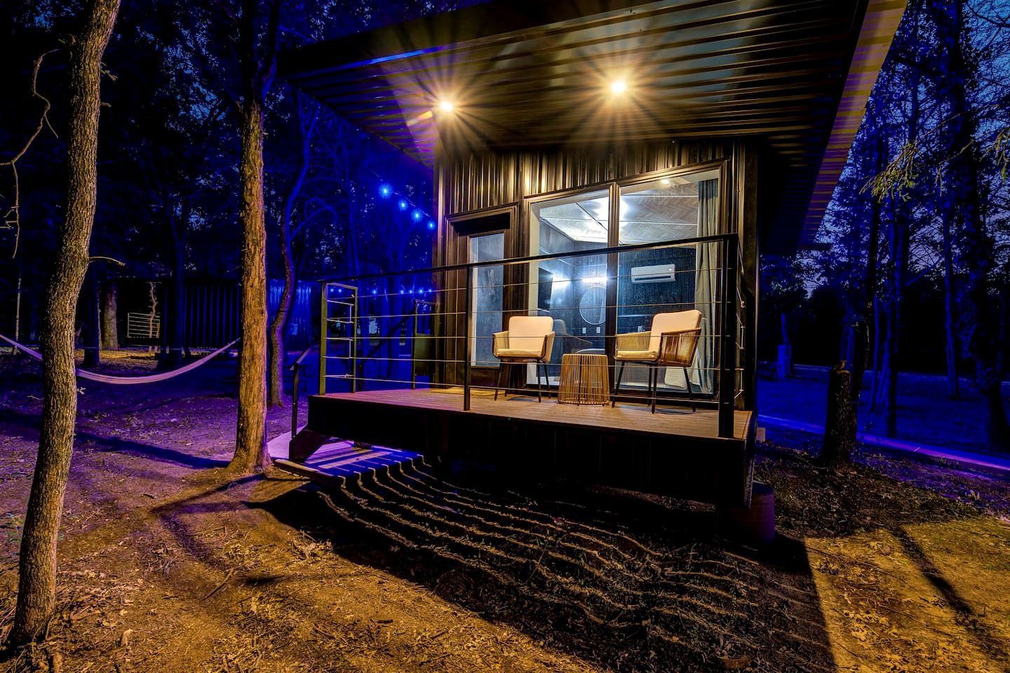 Romantic Woodland Cabin Hideaway Near the Lake in Scenic Texas Countryside