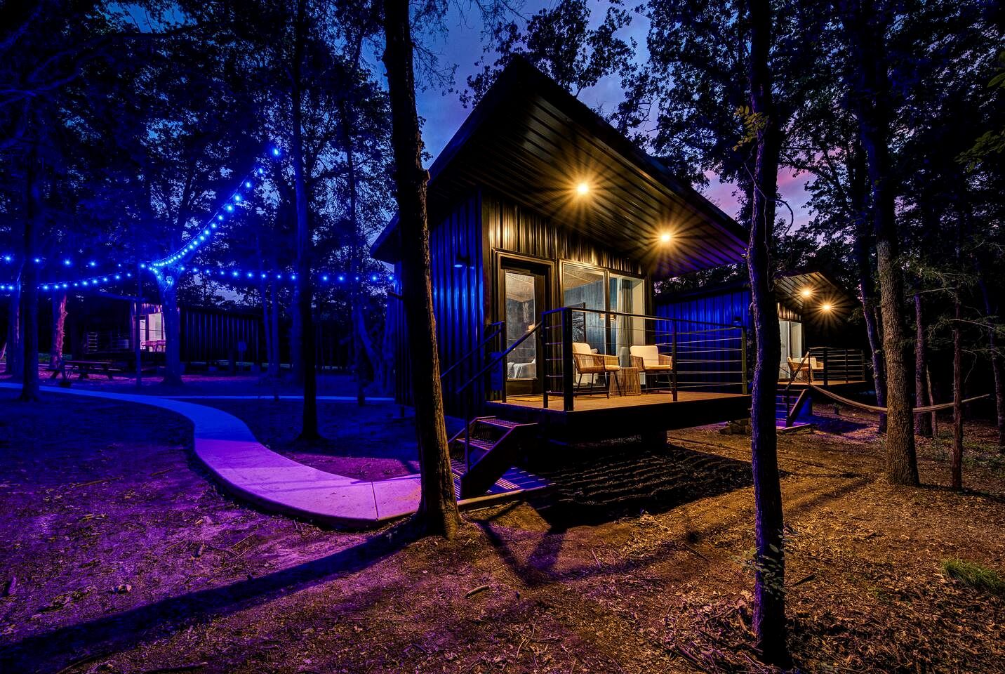 Romantic Woodland Cabin Hideaway Near the Lake in Scenic Texas Countryside