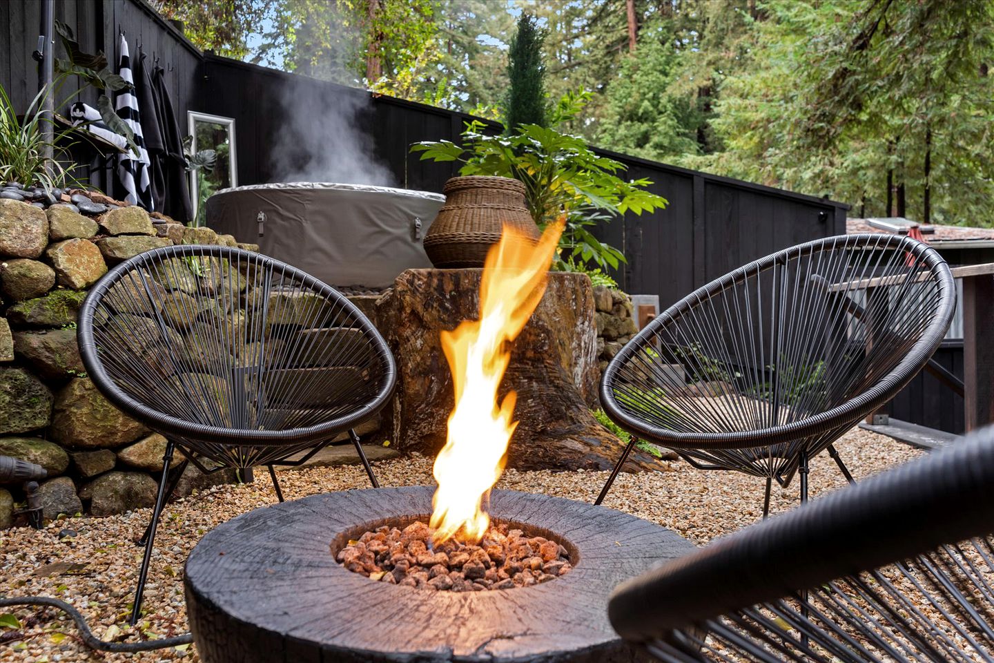 Romantic Glamping Getaway with a Hot Tub on the Russian River