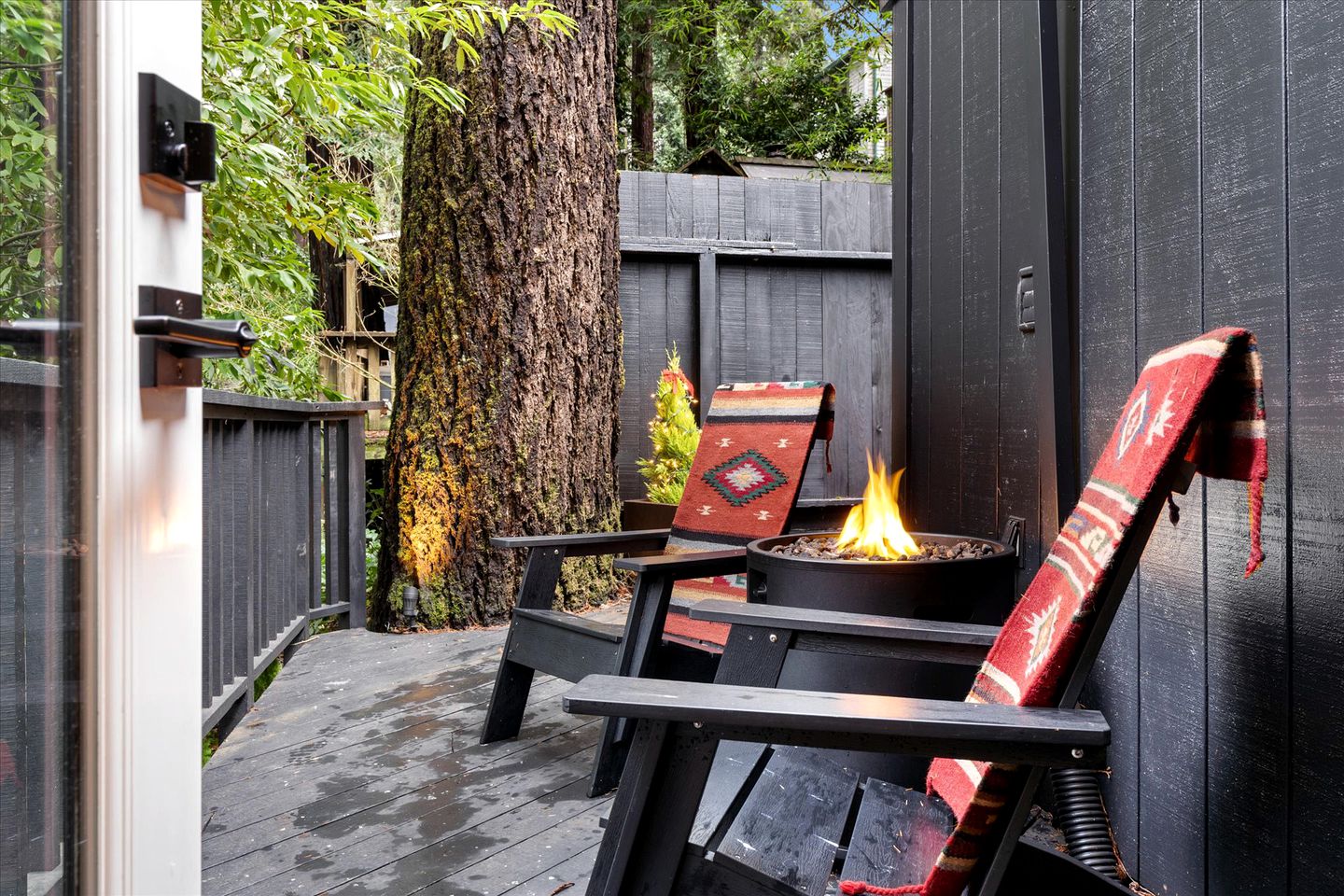 Romantic Glamping Getaway with a Hot Tub on the Russian River