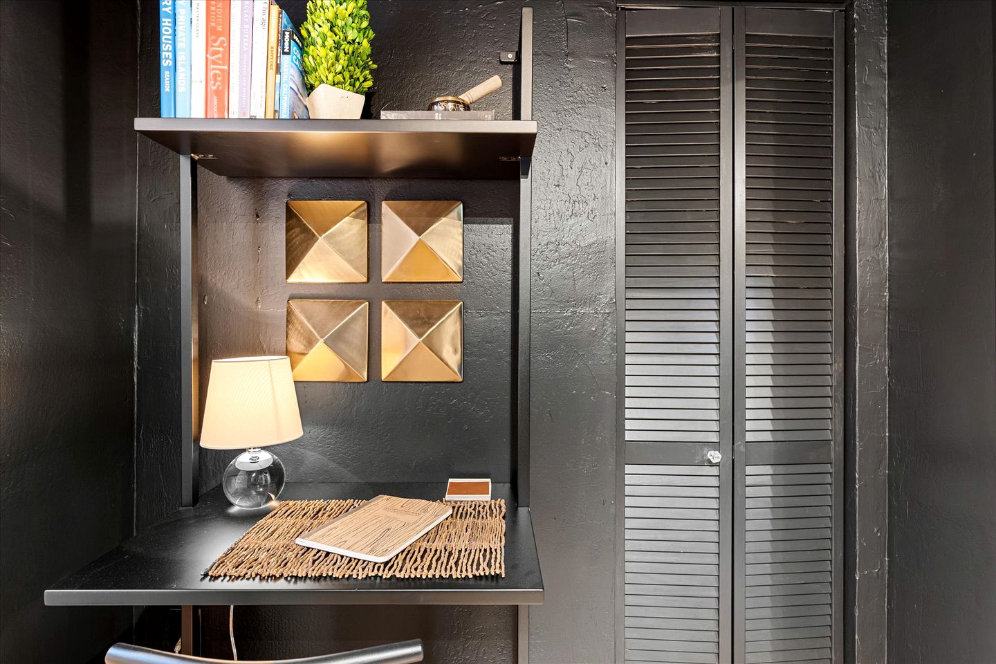 Romantic Glamping Getaway with a Hot Tub on the Russian River