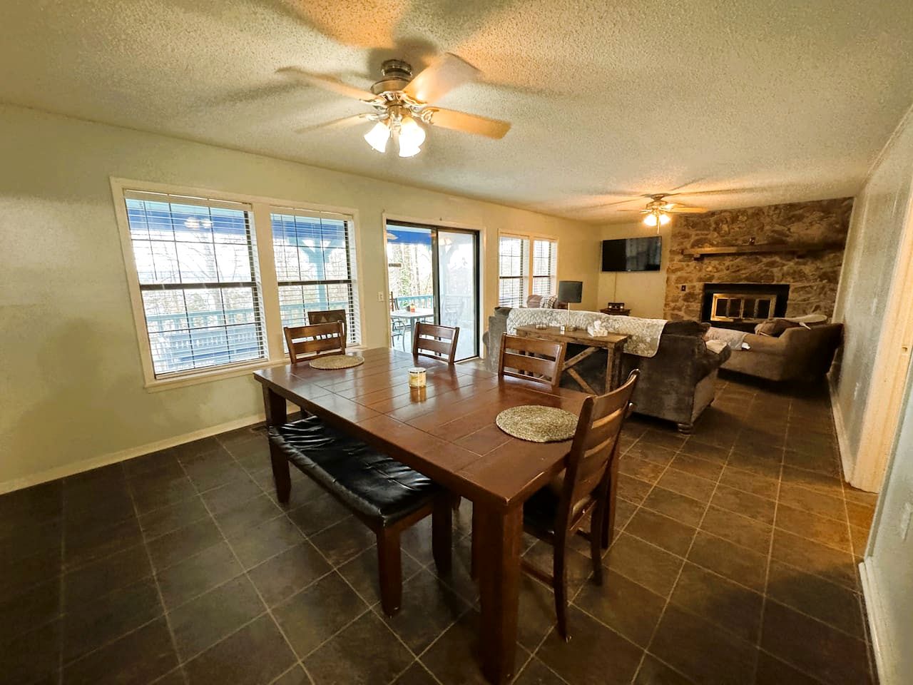 Spacious Lakeview Family Home with Boat Parking Near Marinas, Edgemont, Arkansas