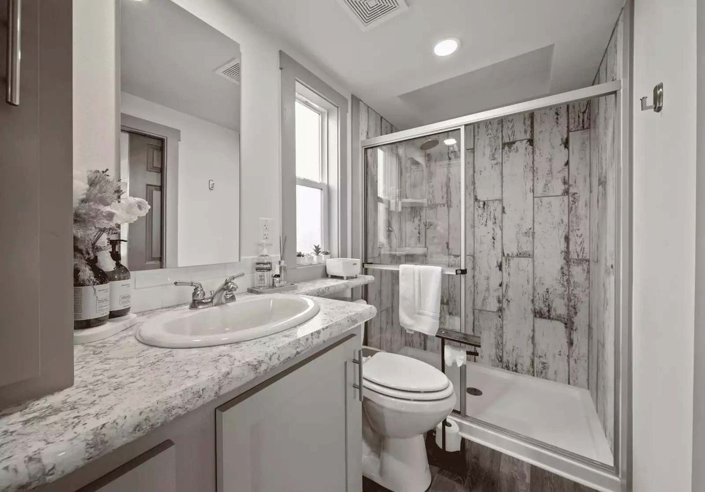 Elegant and Inviting Tiny Home Retreat with Resort Pool and Hill Country Views Near Fredericksburg, TX