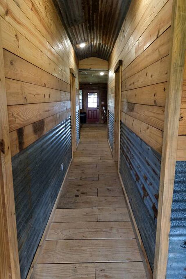 Blue Skies, Green Retreat: Glamping in a Cabin near Mount Enterprise, Texas