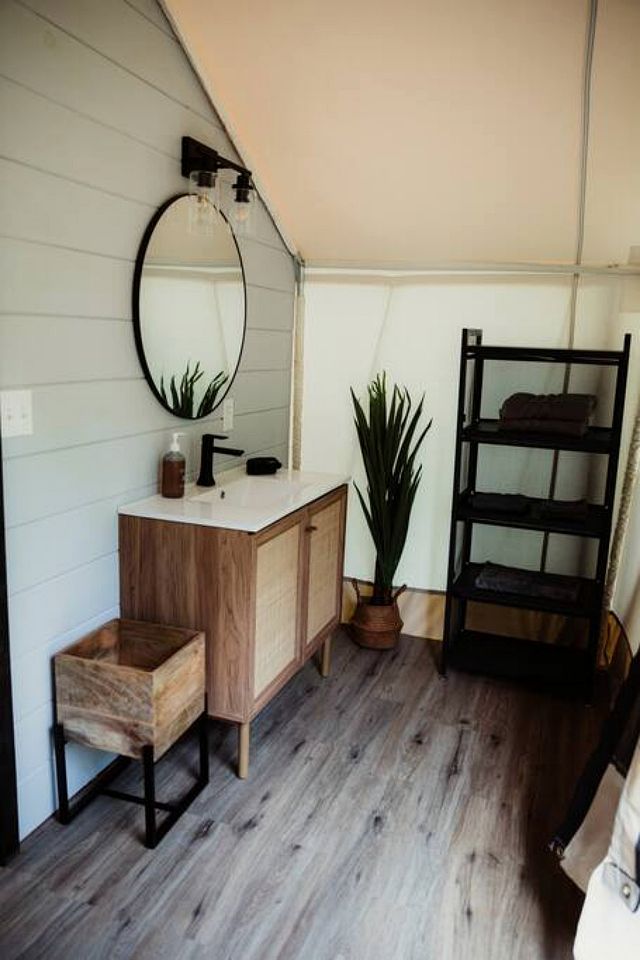Incredible Safari Tent with Hot-tub, Fire Pit and Sauna in Cadiz, Kentucky