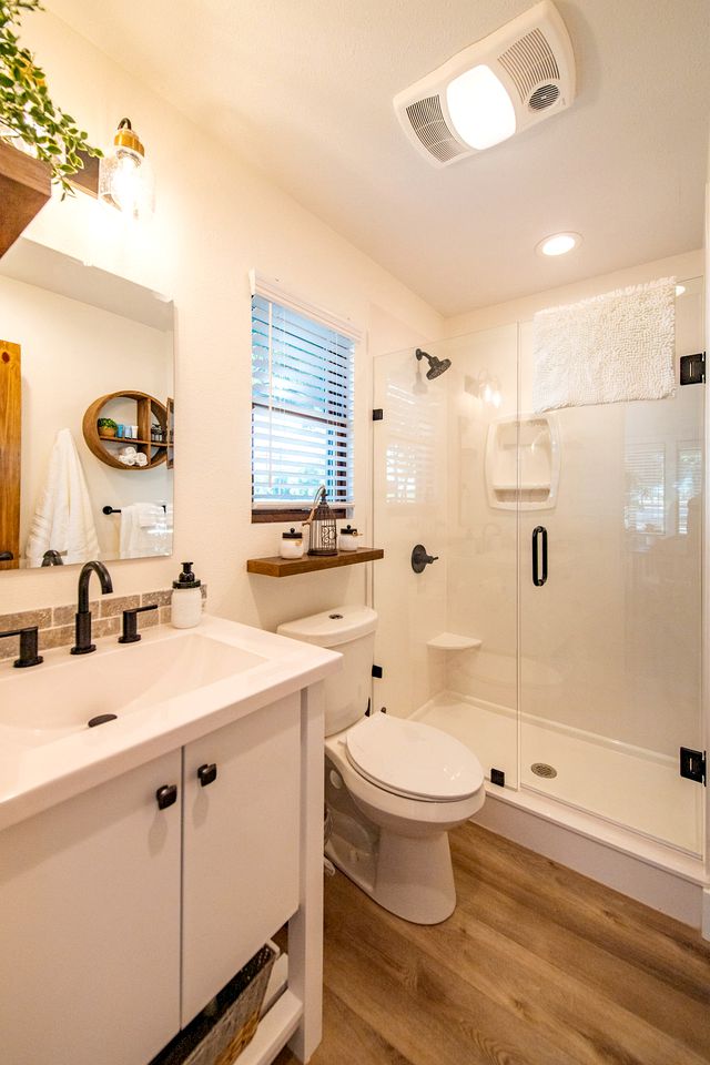 Outdoor Adventure in a Charming Cabin near Elm Mott, Texas