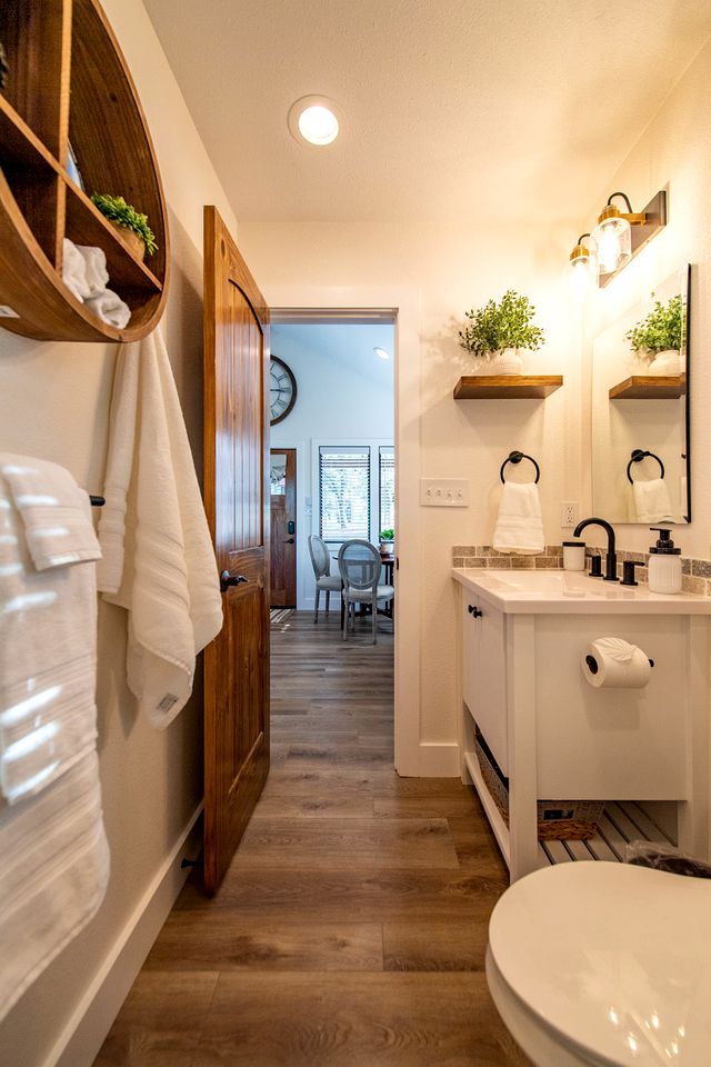 Outdoor Adventure in a Charming Cabin near Elm Mott, Texas