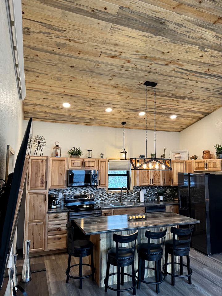 Radiant Family Vacation Rental Retreat near Black Hills Mountain in South Dakota