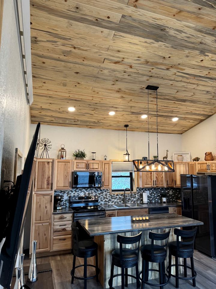 Radiant Family Vacation Rental Retreat near Black Hills Mountain in South Dakota