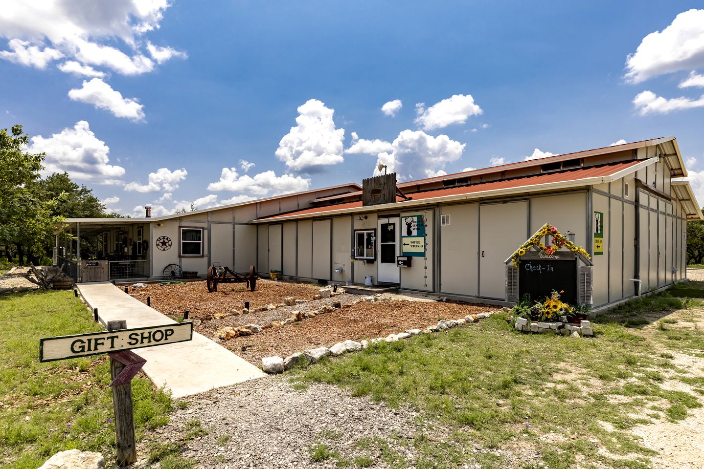 Rustic-Modern Ranch Retreat with Fire Pit & Nature Views in Mountain Home, Texas