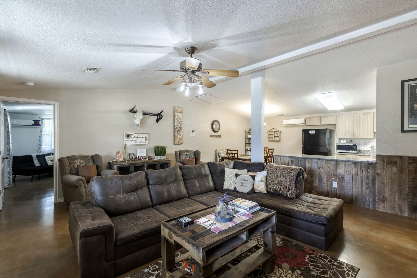 Rustic-Modern Ranch Retreat with Fire Pit & Nature Views in Mountain Home, Texas