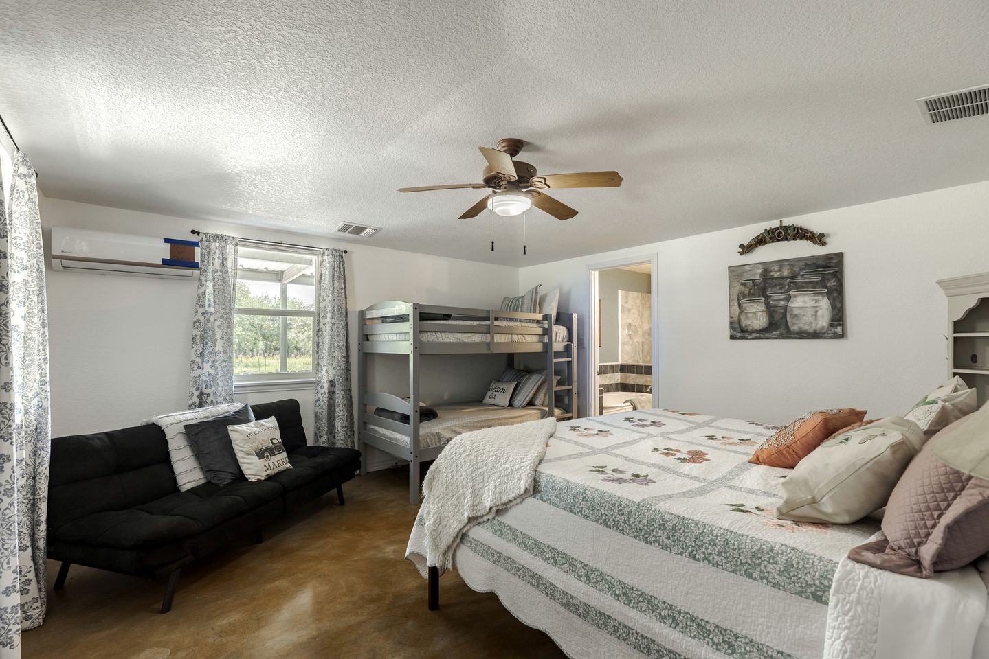 Rustic-Modern Ranch Retreat with Fire Pit & Nature Views in Mountain Home, Texas