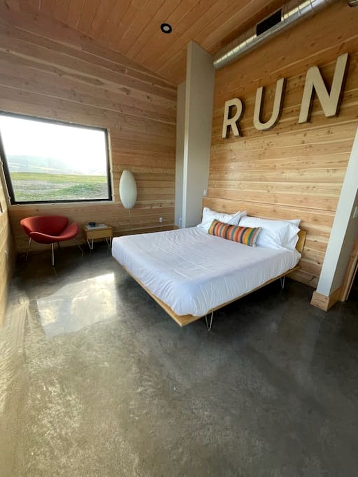 Secluded Vacation Rental with Fire Pit and Stunning Vistas in Livingston, Montana