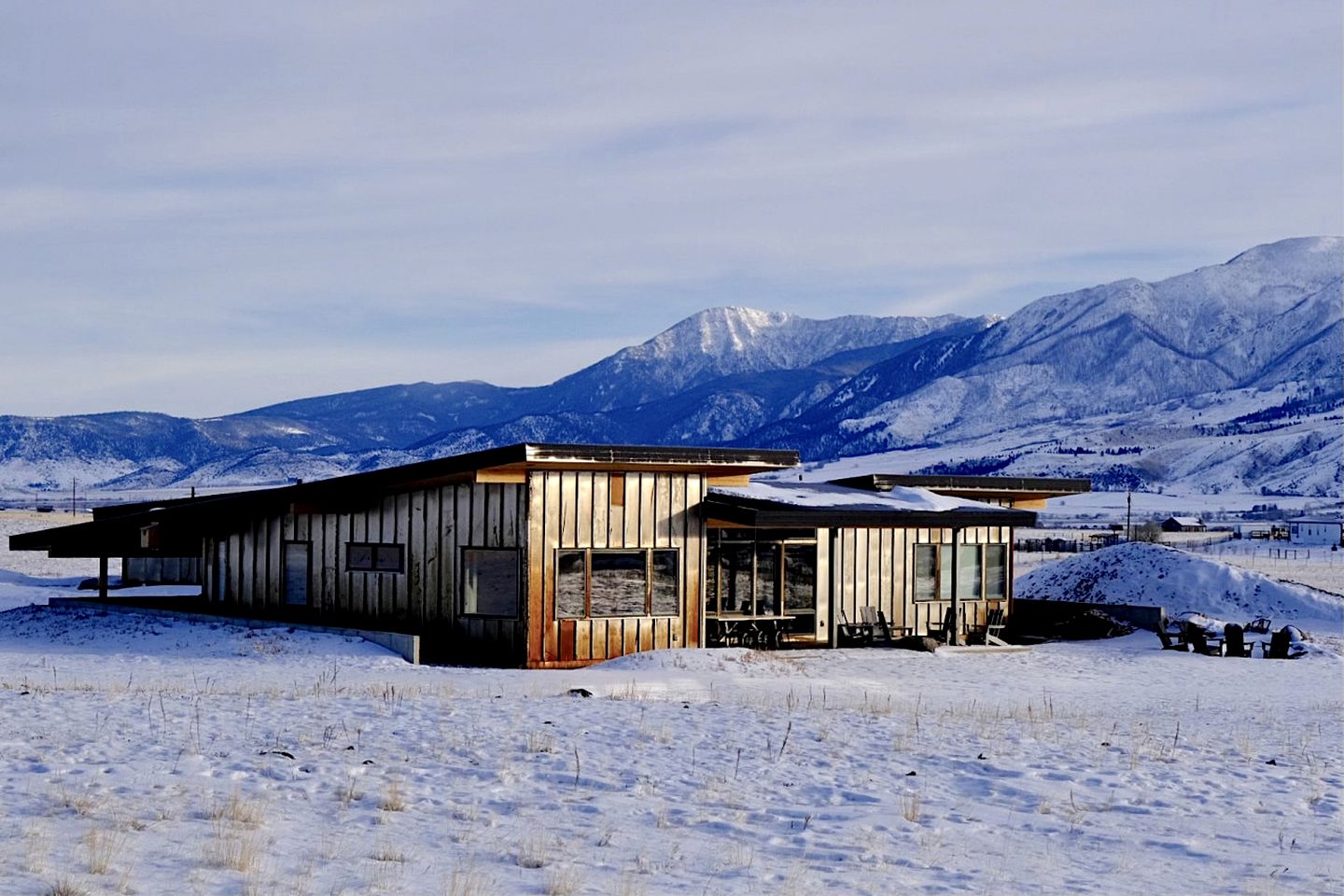 Secluded Vacation Rental with Fire Pit and Stunning Vistas in Livingston, Montana