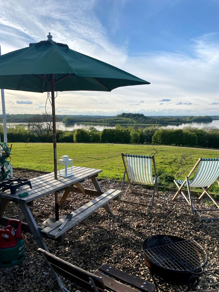 Seductive Lakeside Cabin Sanctuary near Rutland Water in Rutland